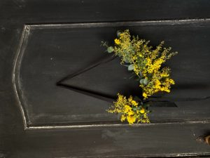 岐阜市花屋　ミモザ　リース　半月リース　
