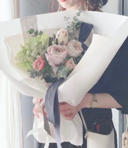岐阜市花屋　ブーケ　お花束　プレゼントブーケ　薔薇　アネモネ　プロテア　