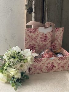 岐阜市花屋　岐阜花屋　花屋　グリーンベール  グリーンヴェール  greenveil　HERRIOTT エリオット　ホワイトデー　ホワイトデーギフト　ギフトセット
