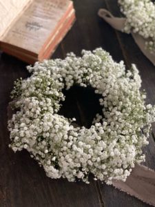 かすみ草のリース